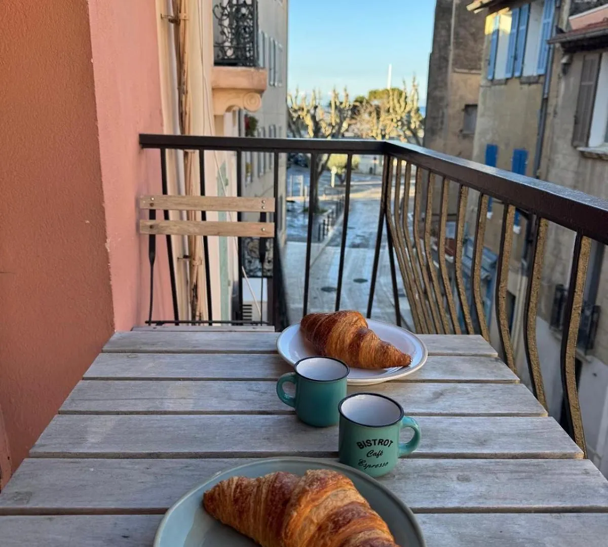 Un Balcon, Au Coeur Du Village Cassis 0*,  France
