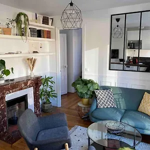 Appartement Buttes Chaumont France