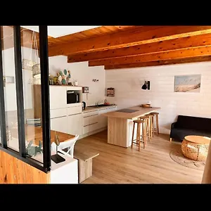  Hébergement de vacances Jolie Maison Au Port De L’ile Tudy France